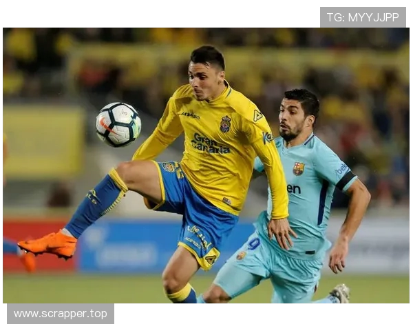 意甲上半场奥代罗神勇扑救维罗纳与克雷莫纳战成0比0